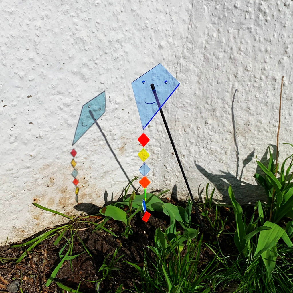 Single SunCatcher Garden Décor Ornament 'Kite with Tail'