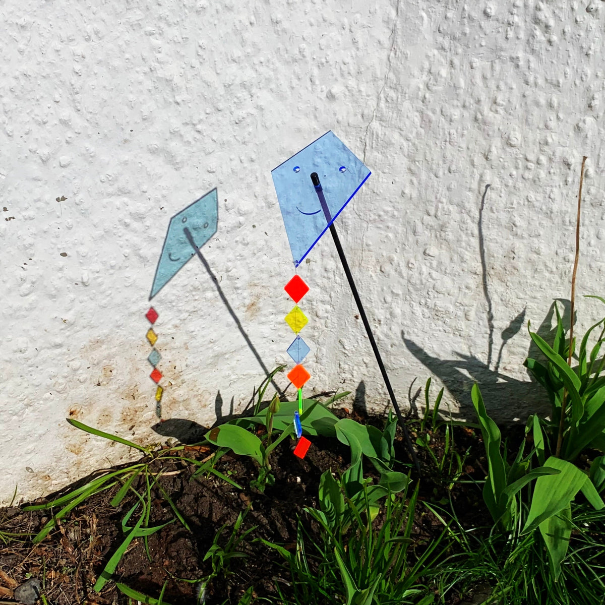 Single SunCatcher Garden Décor Ornament 'Kite with Tail'